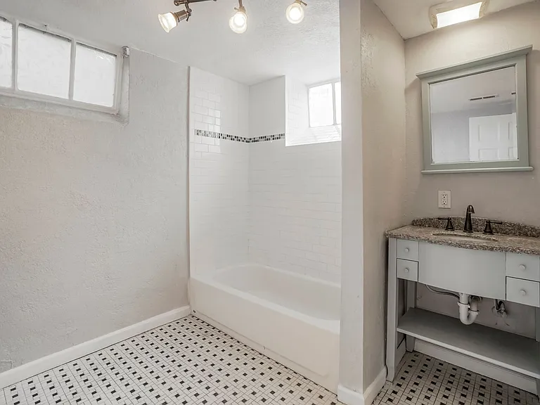 2822 W 38th Ave — Photo 15