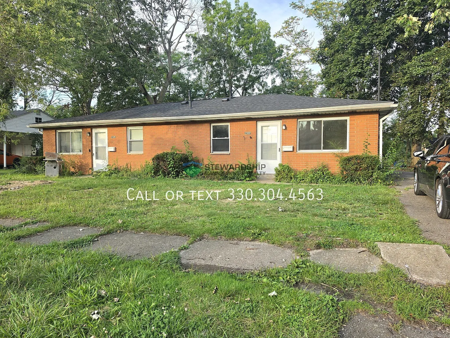 Two-Bedroom, One-Bathroom Duplex In Akron Available Now! — Photo 2