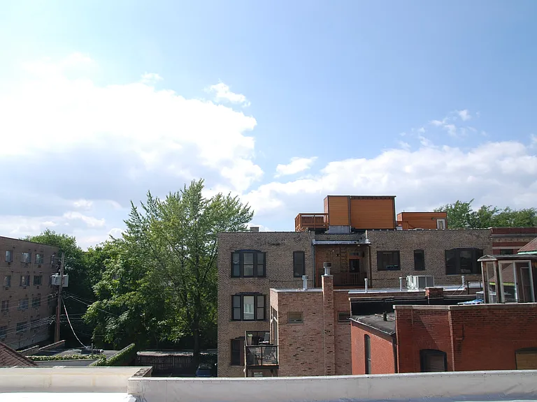 431 West Roscoe Street — Photo 14