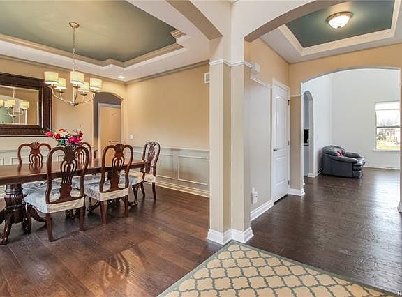 3rd image of 295 Heatherbrae Ct