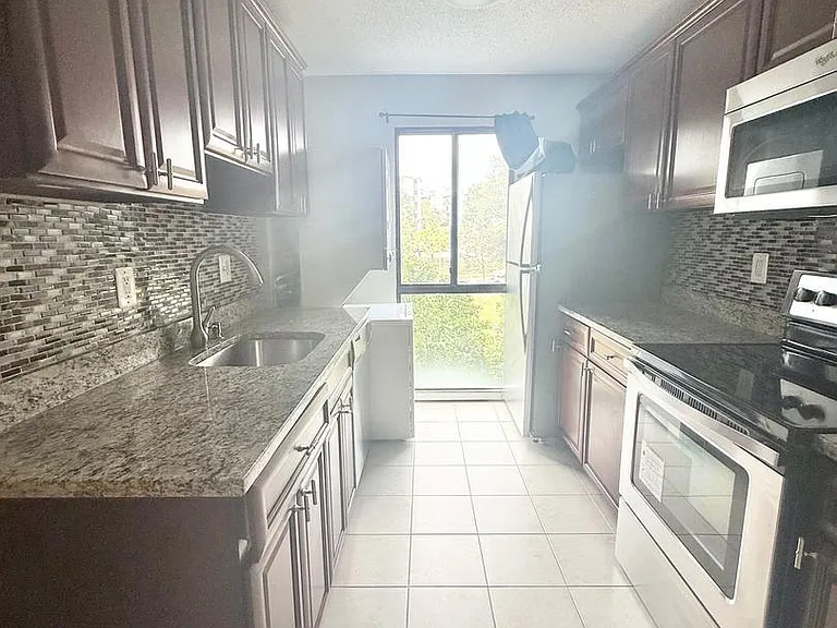 250 S Reynolds St #304 — Photo 7