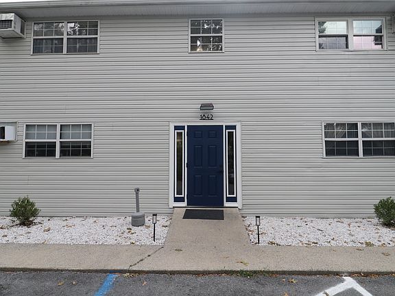 2nd image of 1842 Rock Cliff Dr #2A