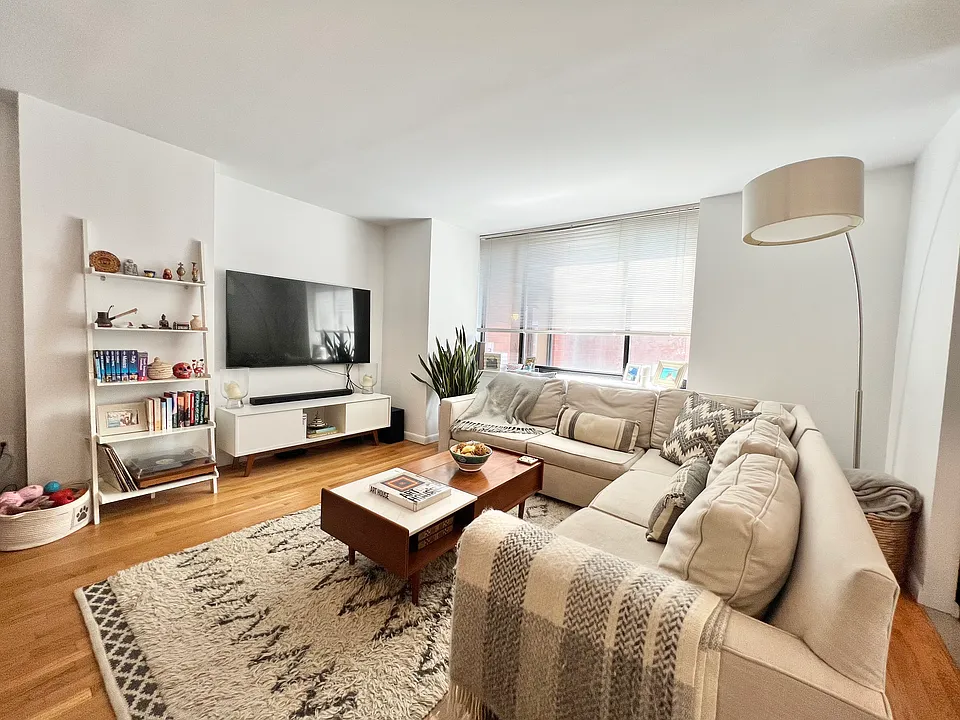 121 Reade St #10A