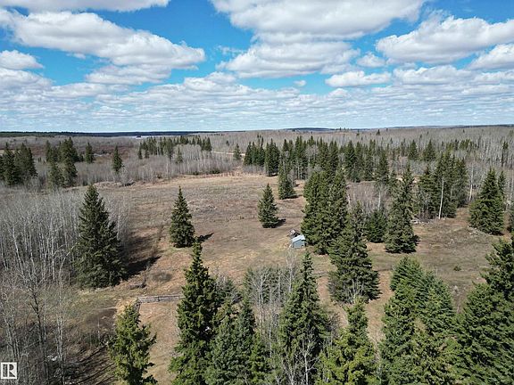 2nd image of 60104 Range Rd #240A