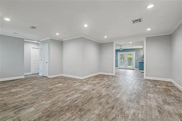 3 bed, 2.0 bath, 1800 sqft, $2,300 — Photo 2