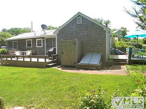 Side/Rear view with two decks.