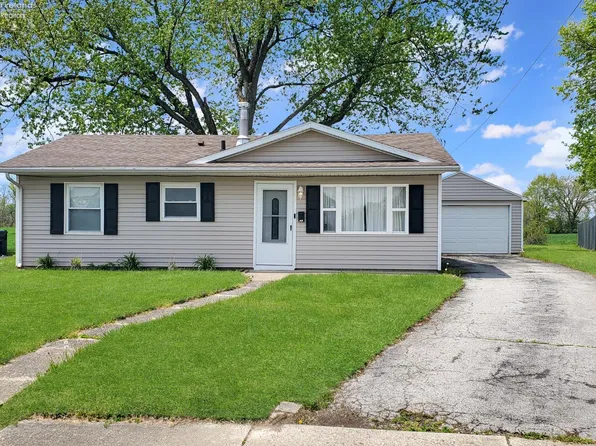 132 Crystal Ct, Bellevue, OH 44811