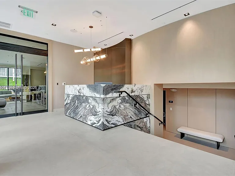 9901 W Bay Harbor Dr #401 — Photo 27