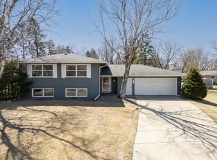 910 29th St NW, Rochester, MN 55901