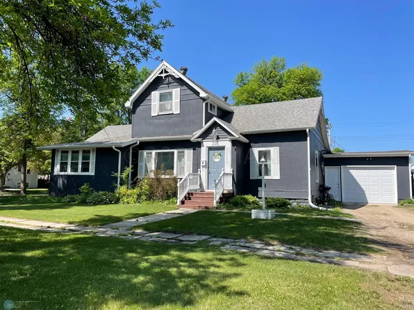 303 7th St N, Breckenridge, MN 56520