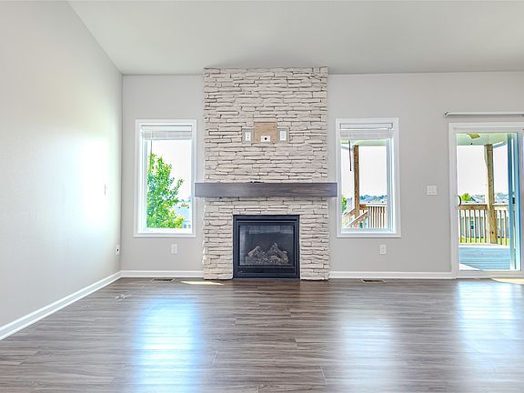 5th image of 1632 11th St SE