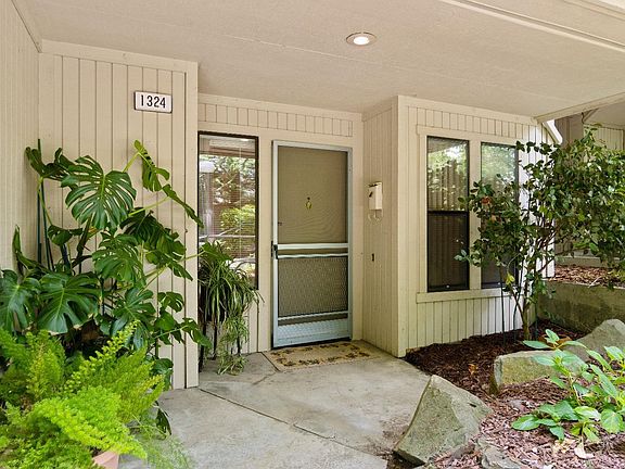 2nd image of 1324 Mission Boulevard
