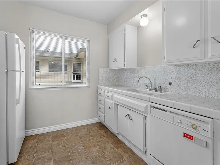 7749 Saint Bernard St #6 — Photo 7