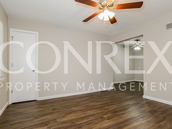 3rd image of 3916 S Harbaugh Dr