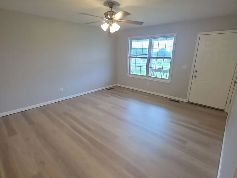 114 Judah Dr — Photo 2