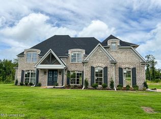 398 Poplar Ln, Holly Springs, MS 38635