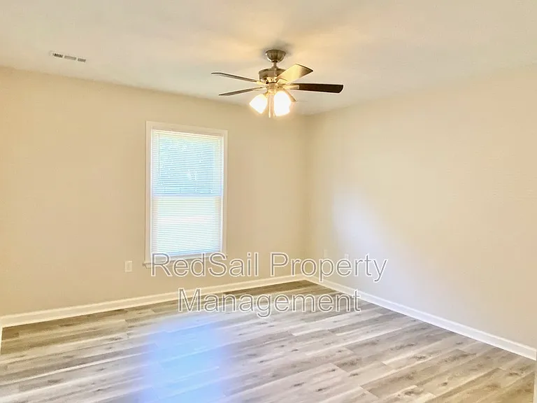 39 Whites Ln #A — Photo 5