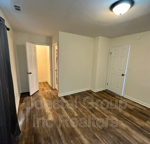 458 Falling Ln #1 — Photo 7