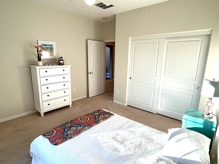 guestroom, second bedroom