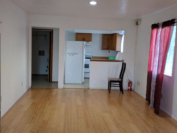 4th image of 1559 W 224th St #B