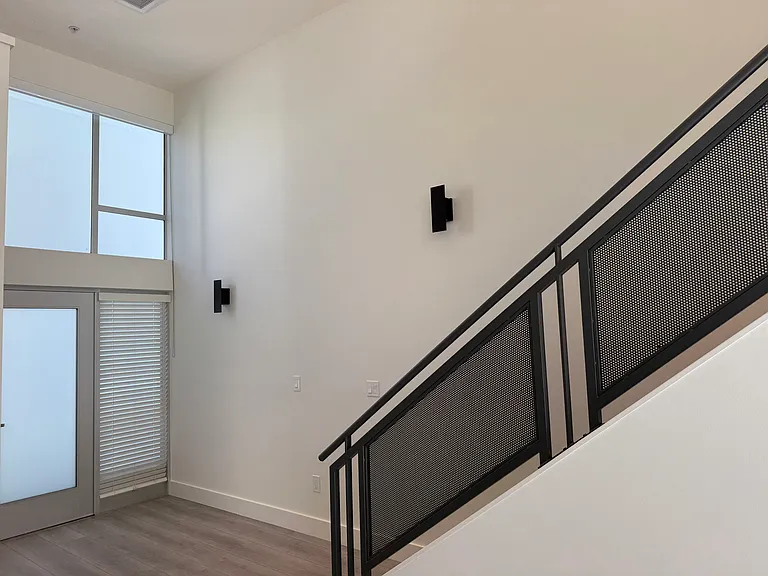 300 Linden St #1 — Photo 17