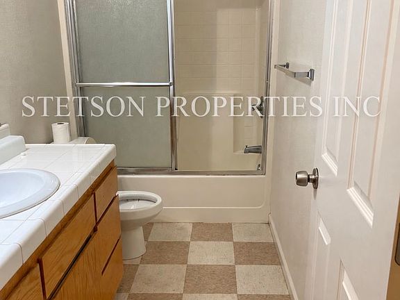3rd image of 960 N Indiana St APT B