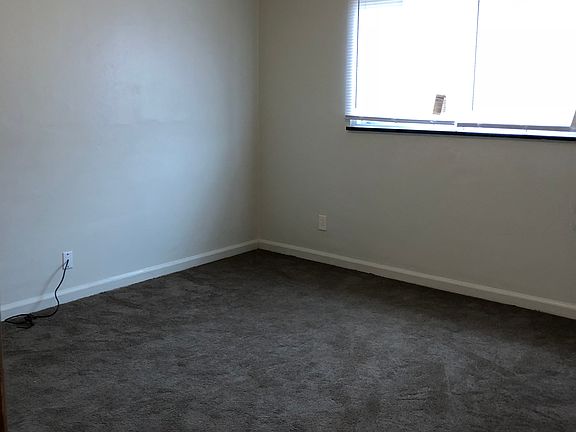 5th image of 258 Northwood Ave APT 3