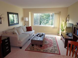 1055 Puget Dr APT 9, Edmonds, WA 98020