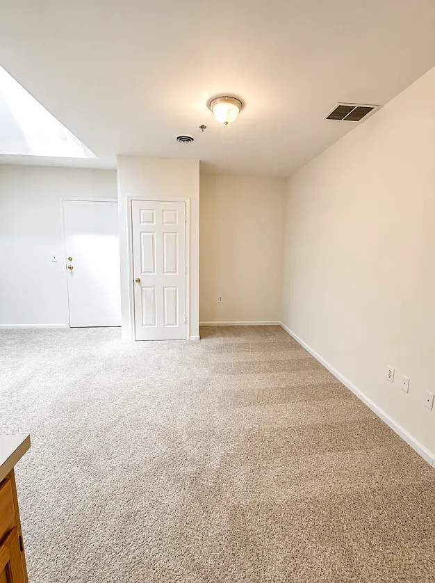 2 bed, 911 sqft, $1,995 — Photo 1