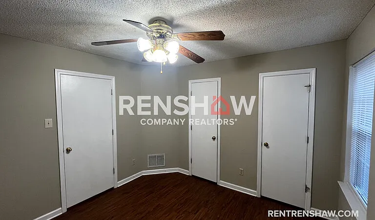 2230 Curbertson St — Photo 9
