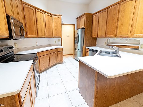 5th image of 891 Mayfield Dr