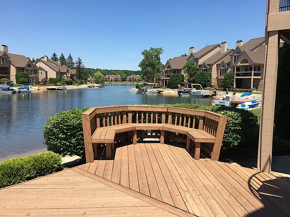 4th image of 18213 Blue Heron Dr E