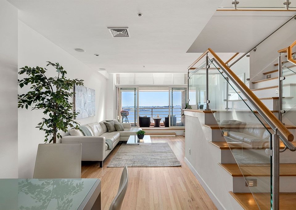 197 8th St #PENTHOUSE 219, Charlestown, MA 02129 | Zillow