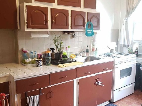 4th image of 2428 23rd St #1