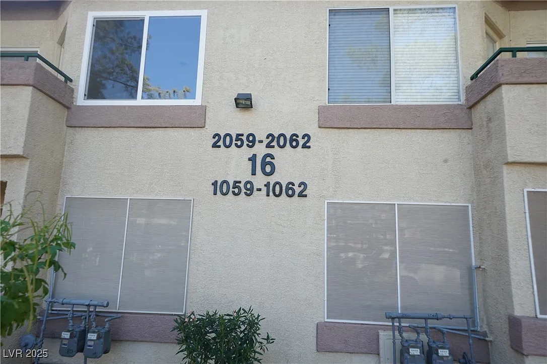 1 bed, 1.0 bath, 695 sqft, $1,095 — Photo 2