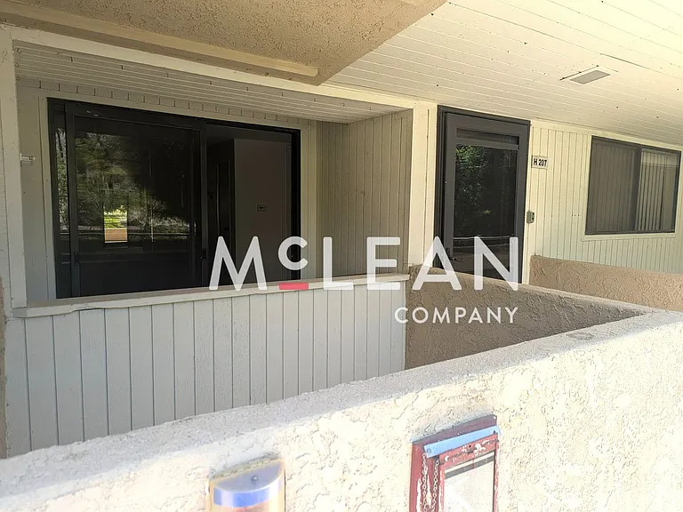 685 N Ashurst Ct #H207 — Photo 8
