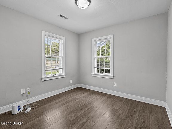 5th image of 1524 Bicknell Ave