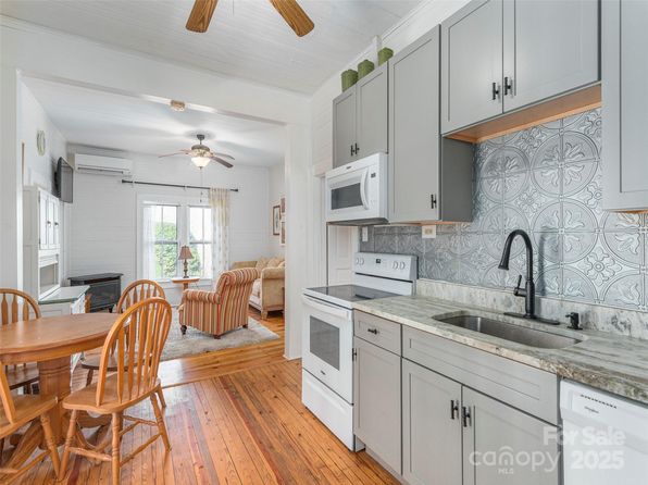 53 Chad Crawford Rd, Balsam, NC 28707