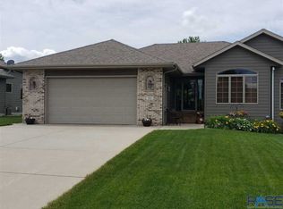 501 N 9th Ave, Brandon, SD 57005