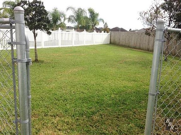 3rd image of 247 Woodwind Dr