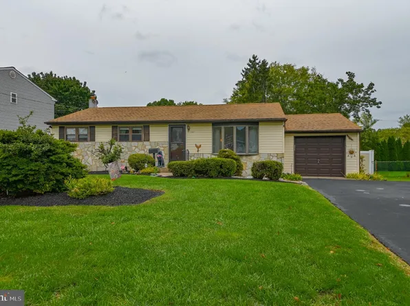 840 Roger Rd, Warminster, PA 18974