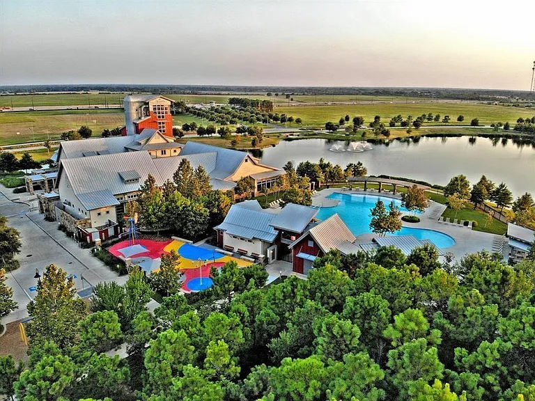 31427 Vineyard Creek Dr — Photo 39