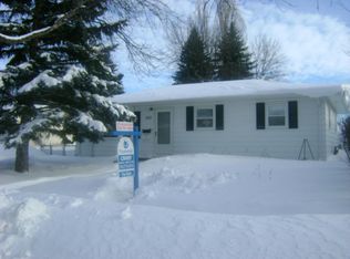 1115 S 19th St, Grand Forks, ND 58201