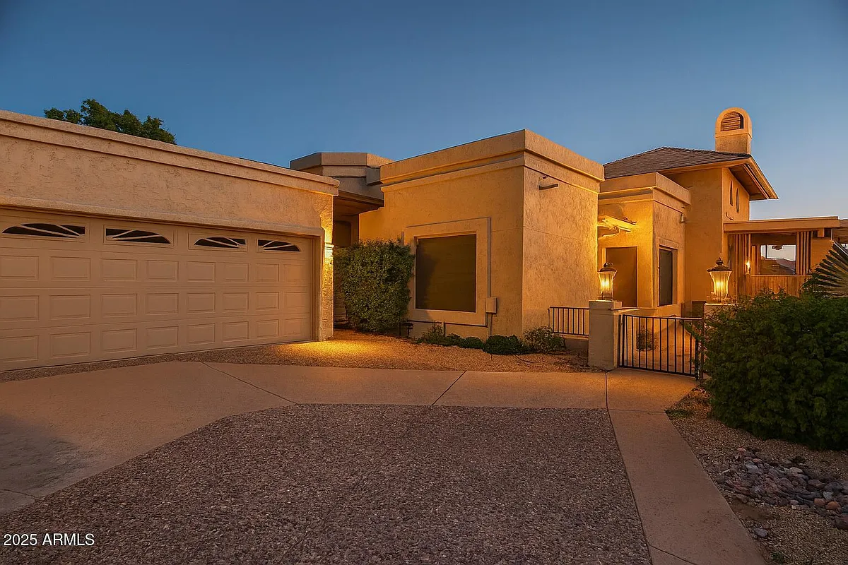 Building Photo - 8100 E Camelback Rd #163