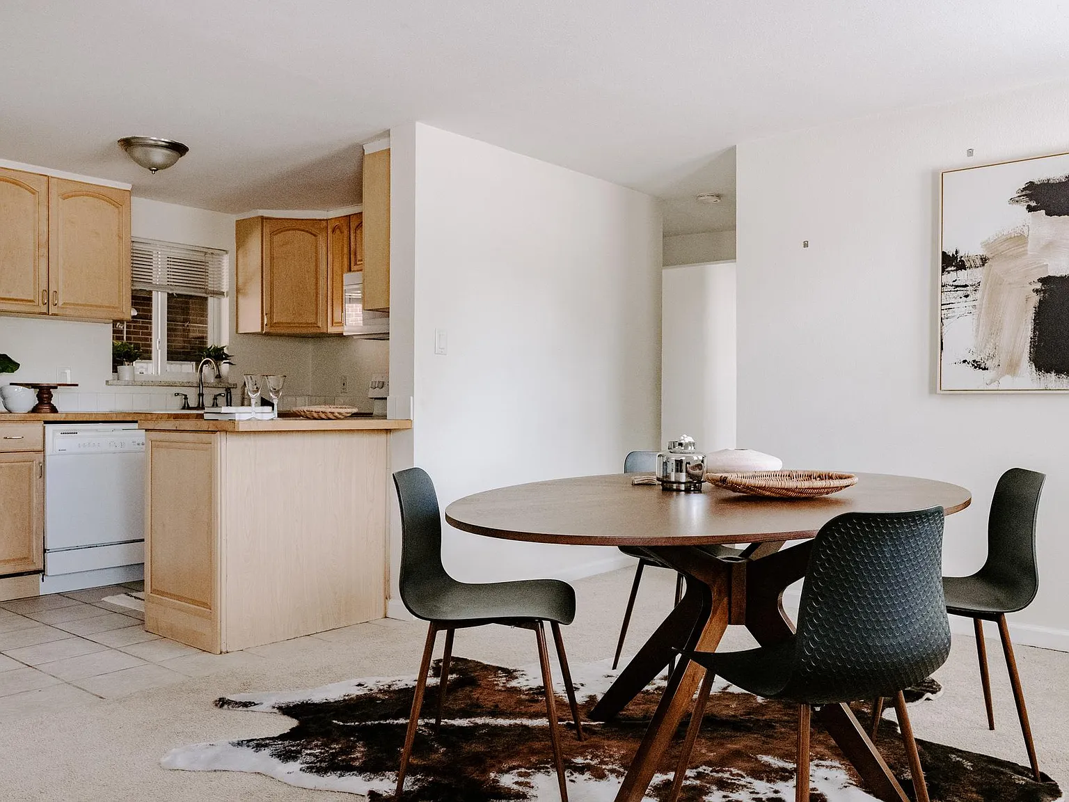 745 Thomas Drive — Photo 1