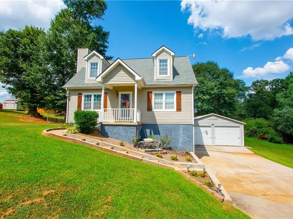 28 Crabapple Pl, Carrollton, GA 30117