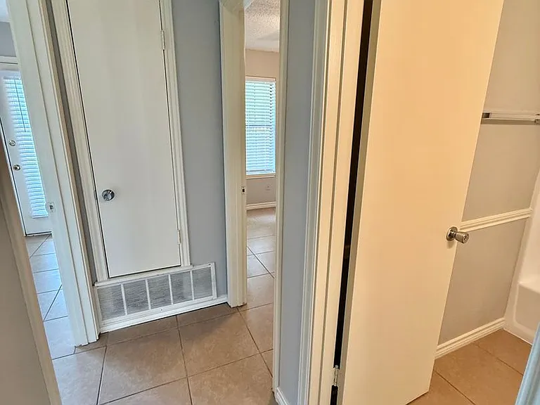 1629 Susan Dr — Photo 11
