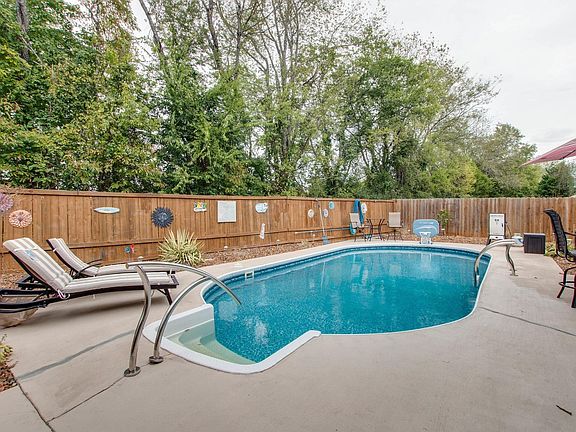 2nd image of 4715 Scottish Dr