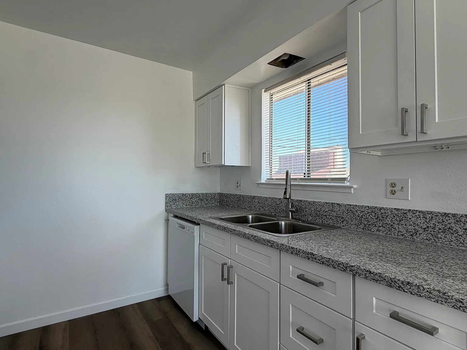 2 bed, 1100 sqft, $1,485 — Photo 1
