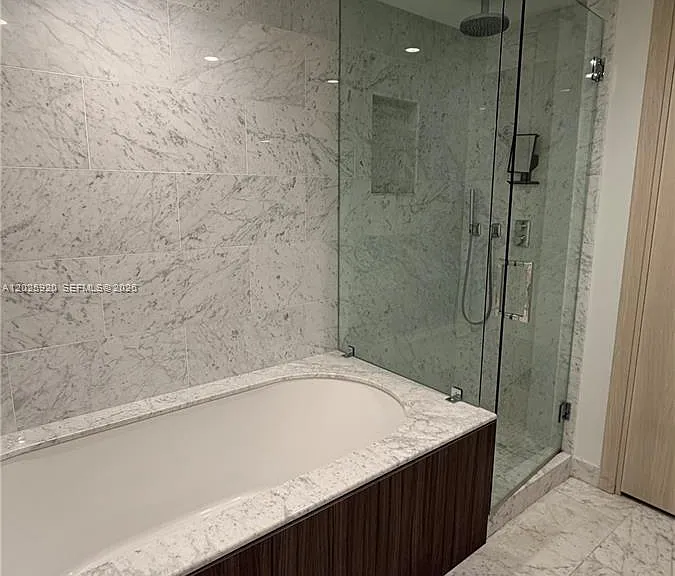 1000 Brickell Plz #2014 — Photo 24